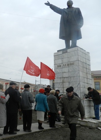 Томские коммунисты почтили память Владимира Ильича Ленина