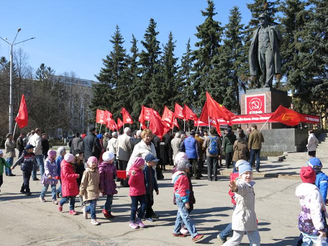 Чебоксары, Чувашская Республика. Цветы Ленину