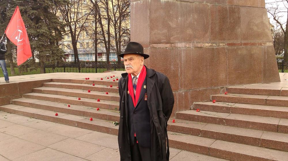 Рязанские коммунисты возложили цветы к памятникам В.И. Ленина