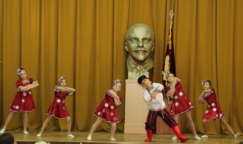 Республика Крым. В Симферополе состоялись торжественное собрание коммунистов и праздничный концерт, посвященные 144-й годовщине со Дня рождения В.И. Ленина