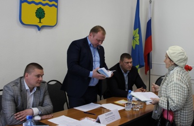 Волгоградская область. Депутат Госдумы  Николай Паршин провел прием в Волжском  