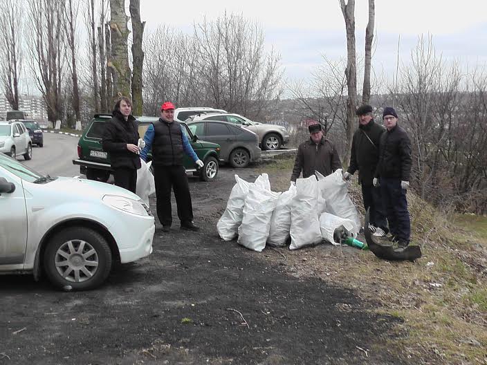 В Белгороде прошел коммунистический субботник в честь дня космонавтики