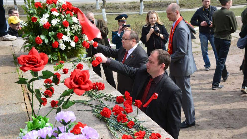 Коммунисты Ленинградской области приняли участие в автопробеге, посвященном очередной годовщине Великой Победы