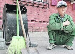 «Сегодня наводчиками квартирных краж в Москве зачастую являются дворники либо консьержки». В.Г. Поздняков задал в Госдуме вопрос руководителю ФМС