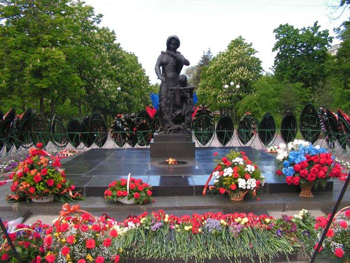 В Белгороде коммунисты и их сторонники приняли участие в мероприятиях в честь Дня Победы