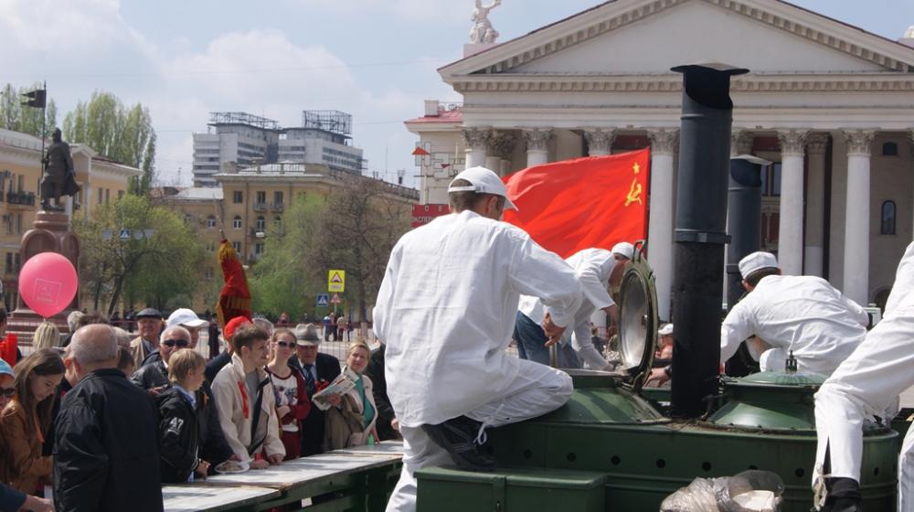 На первомайском митинге сталинградские коммунисты потребовали досрочной отставки всех депутатов-единороссов