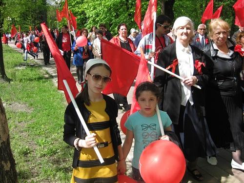 Коммунисты Кабардино-Балкарии встретили Первомай демонстрацией и маевкой