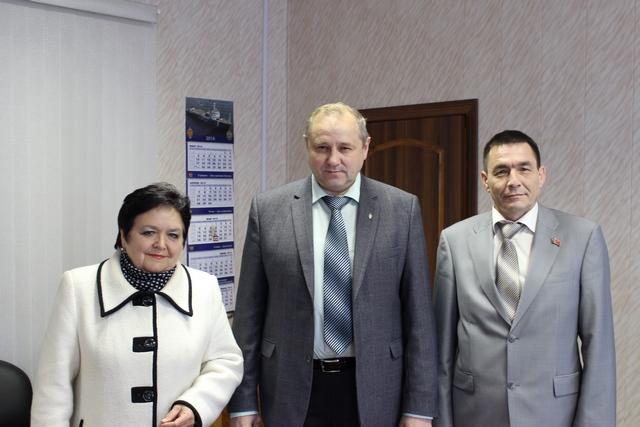 В День пограничника коммунисты Магадана приехали с поздравлениями на пограничную заставу 
