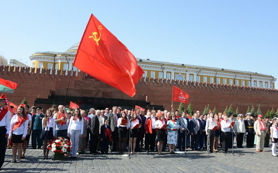 18 мая на Красной площади состоялся торжественный прием в пионеры