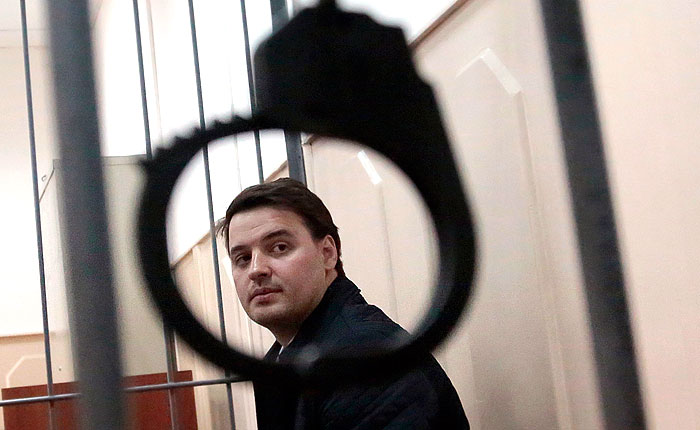 Побоялись? Три думские фракции не поддержали протокольное поручение депутатов-коммунистов А.Д.Куликова и С.П.Обухова с требованием расследовать обстоятельства «странной» смерти в СКР генерала МВД Б.Колесникова