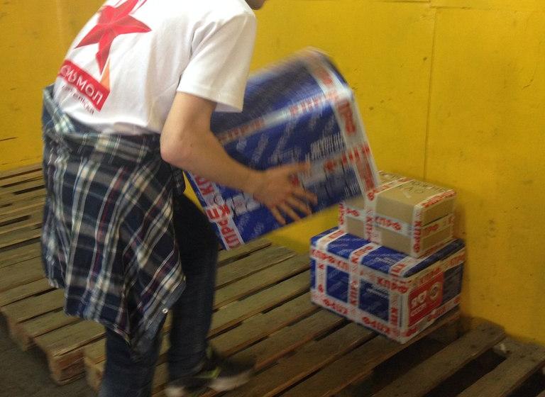 Архангельские комсомольцы отправили первую партию гуманитарной помощи на юго-восток Украины