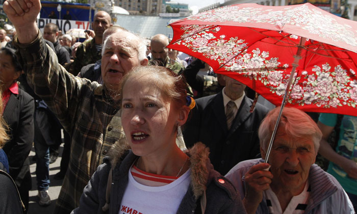 Заложники олигархата. Для чего властные элиты Украины формируют в умах простых граждан образ враждебной России