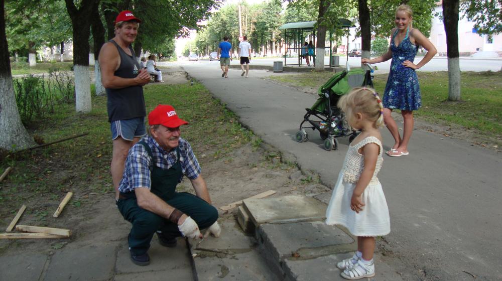 Ленинградская область. Коммунисты организовали субботник в городе Сланцы