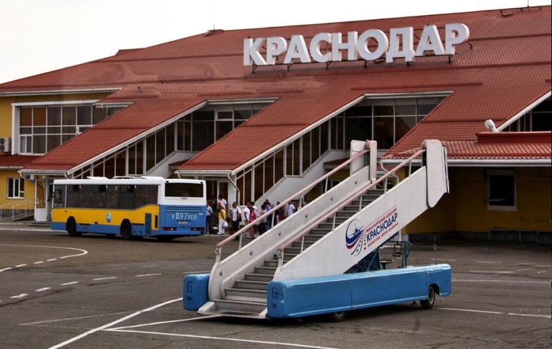 С.П. Обухов потребовал от генпрокуратуры и министерства транспорта принять соответствующие меры по обеспечению безопасности полетов в международном аэропорту Краснодара