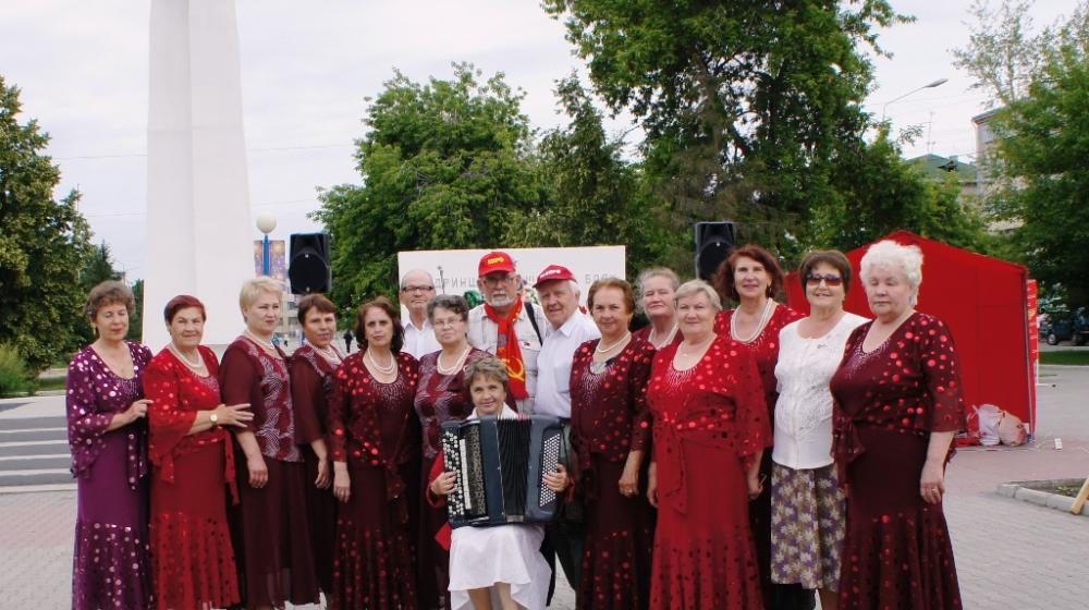 Комсомольцы и коммунисты Зауралья отпраздновали День молодежи 