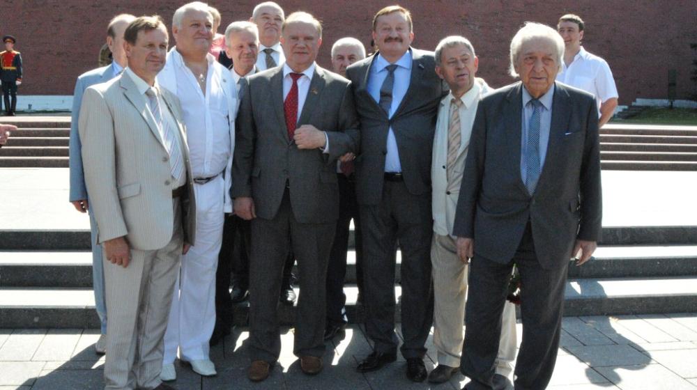 К 70-летию освобождения Белоруссии! Г.А. Зюганов возложил цветы к Могиле неизвестного солдата у Кремлевской стены