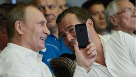 "Путин и Медведев посетили выставку компьютерной техники"... Новые политические анекдоты от И.И. Никитчука