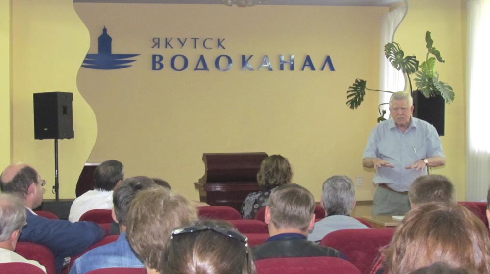 Якутск. Кандидат на пост главы Якутии от КПРФ Виктор Губарев встретился с работниками «Водоканала»