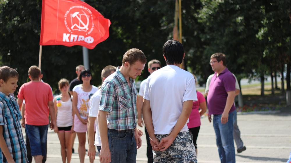Комсомольцы Белгородской, Курской и Орловской областей провели автопробег, посвященный дню освобождения двух городов-побратимов Белгорода и Орла