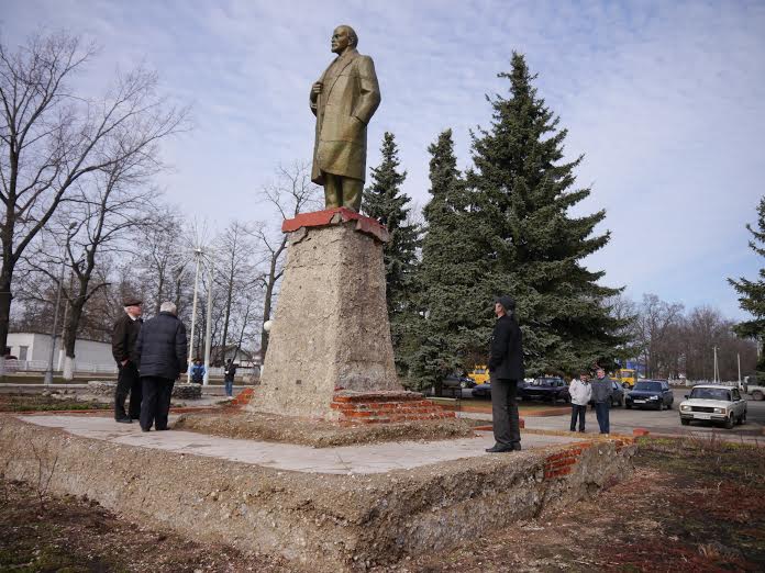 Краше прежнего. В селе Долгоруково Липецкой области отреставрировали постамент и памятник В.И. Ленину