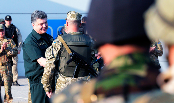 Провальная «сотня» Порошенко. Почему за время своего правления новый президент Украины потерпел неудачу на всех фронтах