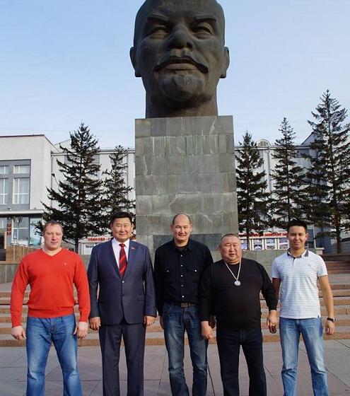 Коммунисты Бурятии защитят памятник Ленина от чудачеств чиновников
