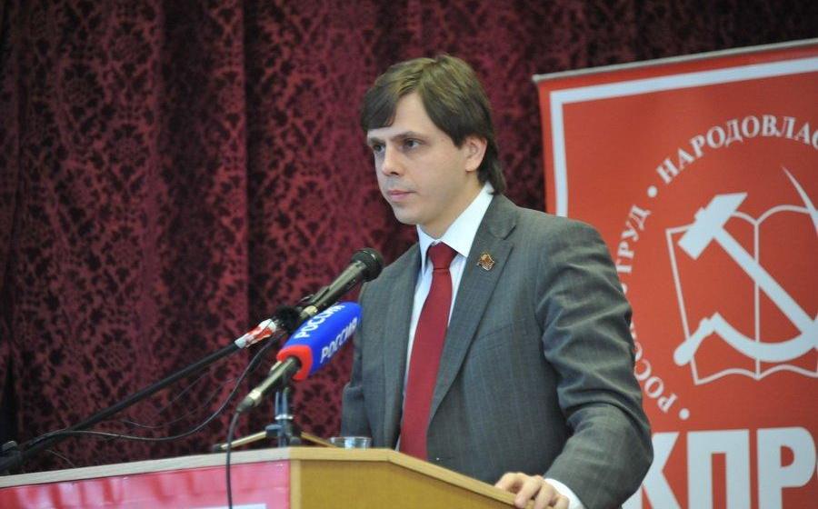 Г.А. Зюганов поздравил члена Президиума ЦК КПРФ, Руководителя фракции КПРФ в Московской городской Думе А.Е. Клычкова с 35-летним юбилеем