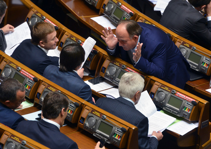 "Рейдерский захват Новороссии". Верховная Рада присоединила часть Луганской области к территории, контролируемой Киевом