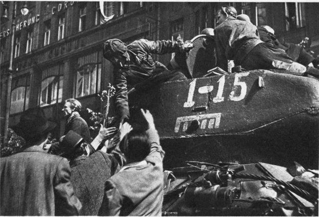 Переписывание истории - инструмент подрывной деятельности “пятой колонны”