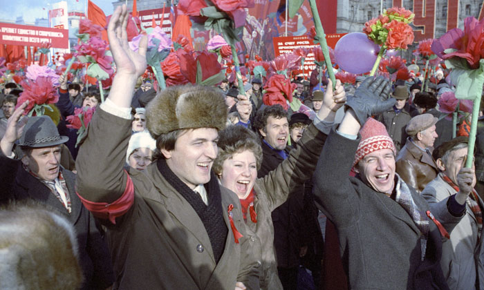 «Красный день календаря». О том как праздновали 7 ноября в СССР