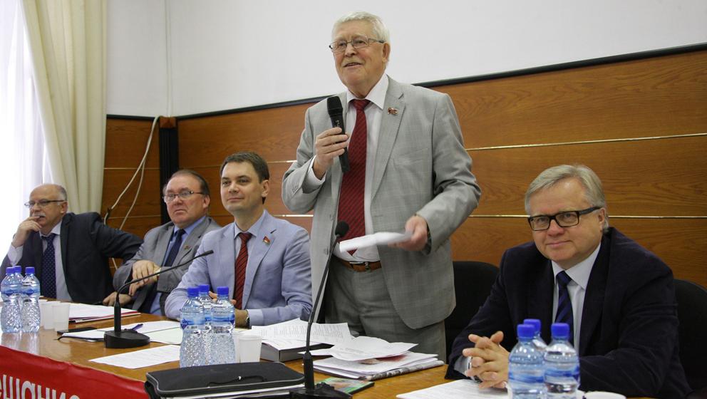 «Виктор Губарев — не только лидер, но близкий и надежный товарищ». Интервью с журналистом Галиной Мохначевской 