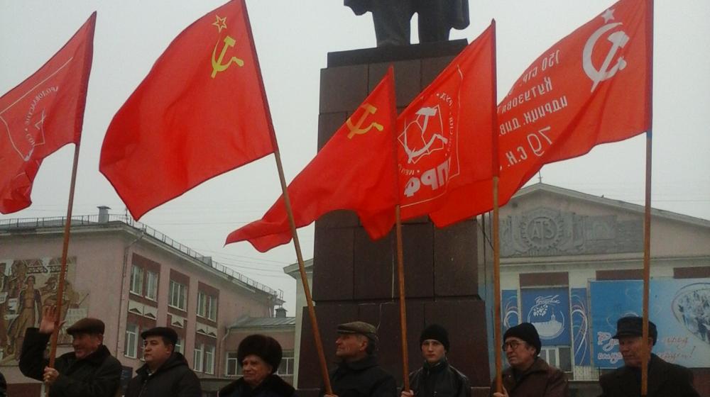 Алтайский край. Полиция незаконно задержала во время праздничных мероприятий 7 ноября лидера рубцовских коммунистов, депутата Владимира Белкина
