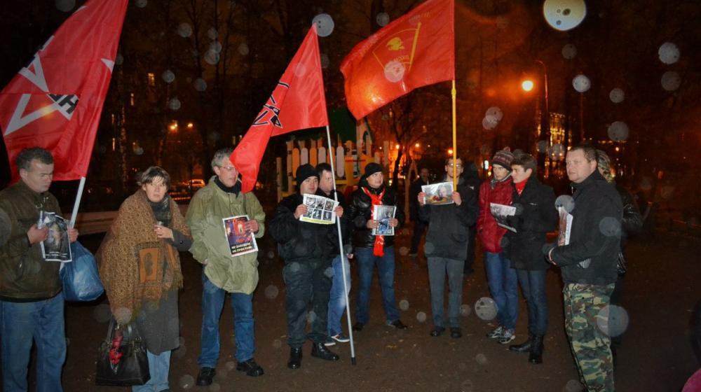 Ленинградские комсомольцы провели акцию памяти по погибшим 2 мая в одесском доме профсоюзов