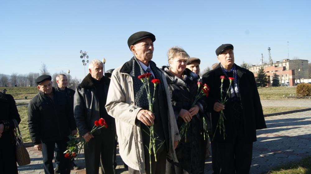 Северная Осетия. Во Владикавказе состоялось возложение венков и цветов к памятнику И.В. Сталину на Мемориале Воинской Славы