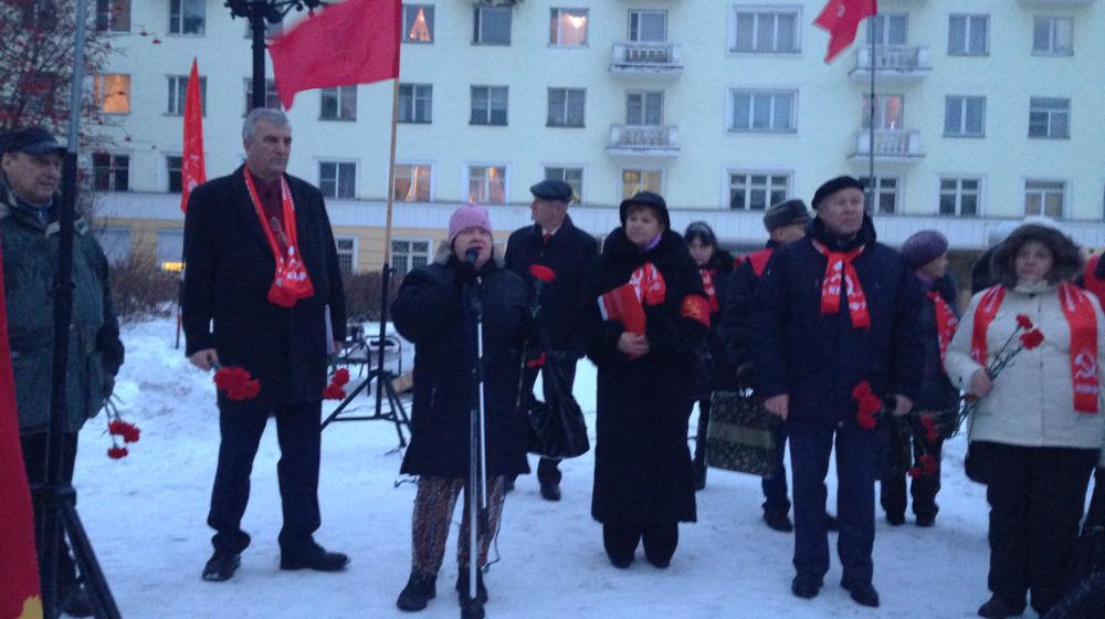 В полярной ночи есть место надежде. Мурманские коммунисты провели митинг в защиту экономических и социальных интересов народа