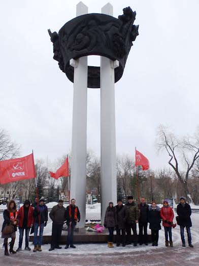 Оренбургские комсомольцы возложили цветы к бюсту И.В. Сталина