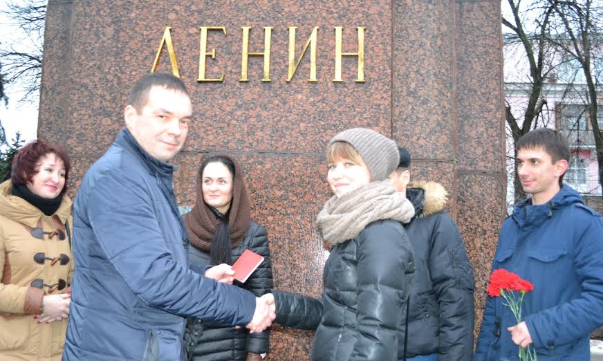 Ярославль. Партийный билет в День рождения Сталина!