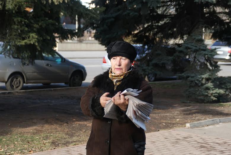 В городах Черкесске, Карачаевске и поселке Кавказский Карачаево-Черкесии состоялись пикеты в защиту экономических и социальных интересов народа, организованные КПРФ