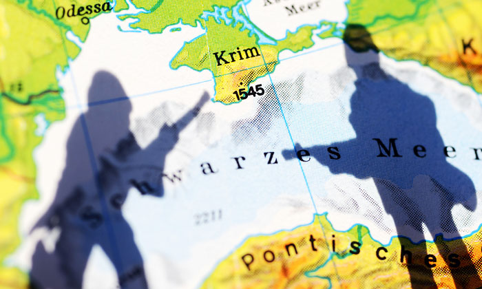 Киев готовит вторжение в Крым. Но треть украинцев уже не видят смысла в возвращении полуострова  