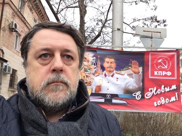 В Крыму появились новогодние билборды со Сталиным