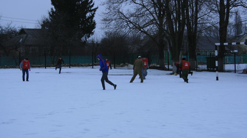 Коммунисты и комсомольцы Белгорода провели товарищеский матч по футболу