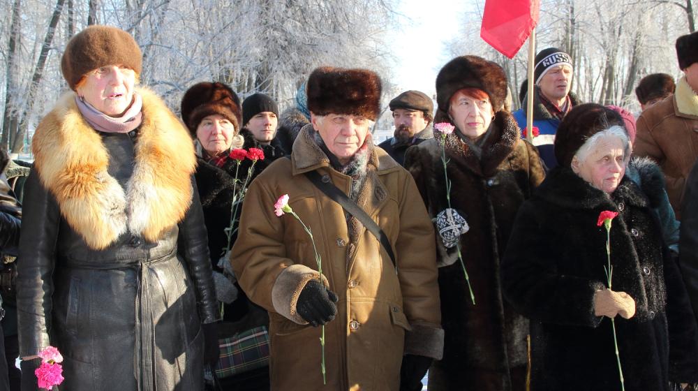 Костромской горком КПРФ организовал возложение цветов к памятнику В.И. Ленину
