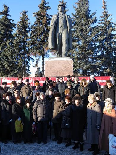 Республика Чувашия. Чебоксарские коммунисты почтили память В.И. Ленина