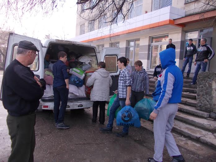 Республика Крым: Продолжается сбор гуманитарной помощи для населения Новороссии