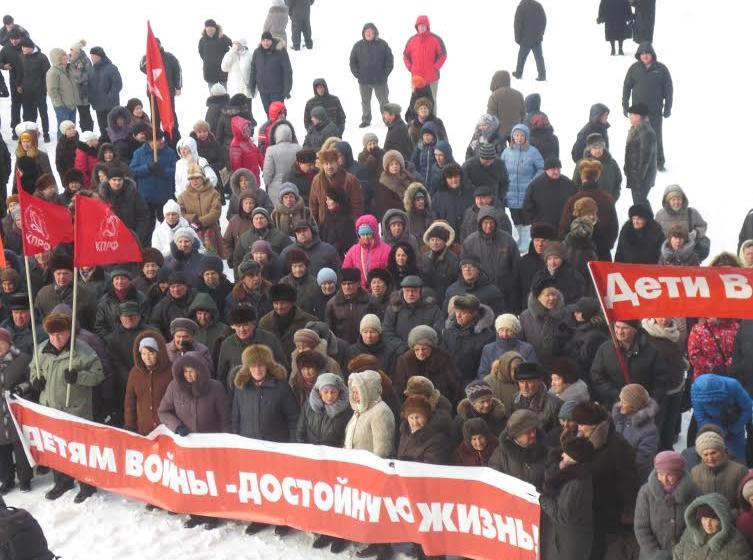 Кировчане - против закрытия Центрального рынка и отмены льгот на проезд в общественном транспорте!