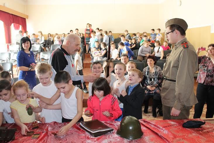 Белгородская область. В Старом Осколе коммунисты и комсомольцы провели урок мужества