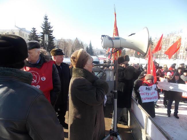 Участники митинга в Барнауле потребовали отставки правительства и губернатора Алтайского края