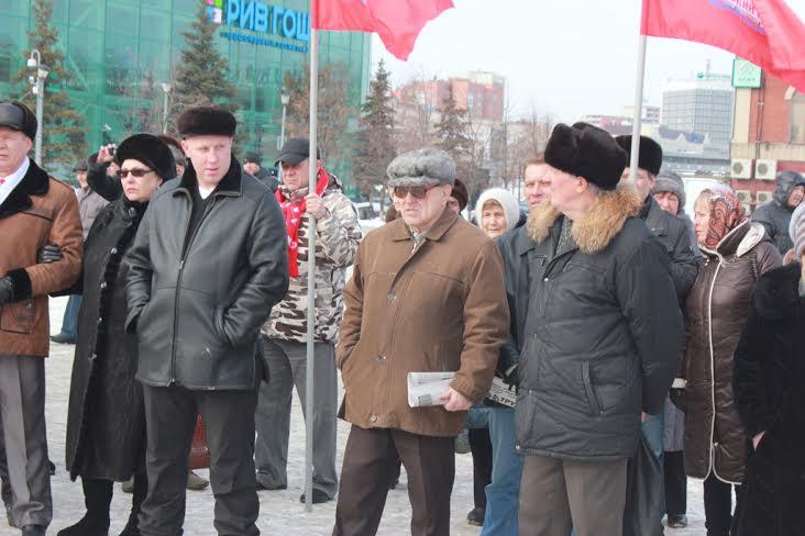 В Тюмени прошел митинг в честь годовщины создания Советской Армии и Военно-Морского Флота