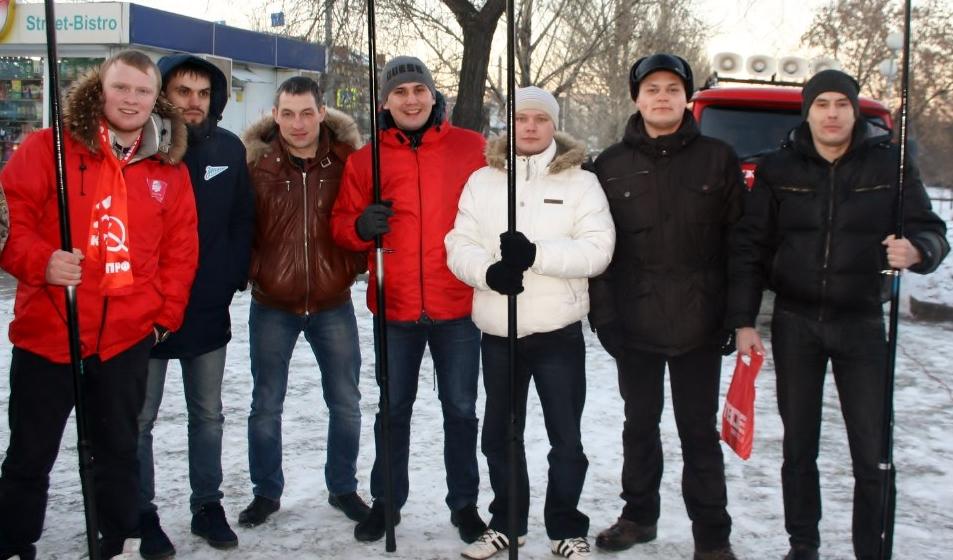 "Кризис – удавка труду и народу. Доколе терпеть нам такую свободу?!". Завершился антикризисный митинг челябинских коммунистов