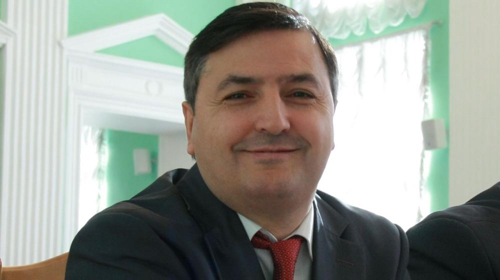 beyvora.ru: Омский губернатор считает, что нельзя увольнять своего зама лишь за то, что он подсудимый по 8 эпизодам махинаций на сумму более 400 млн рублей...